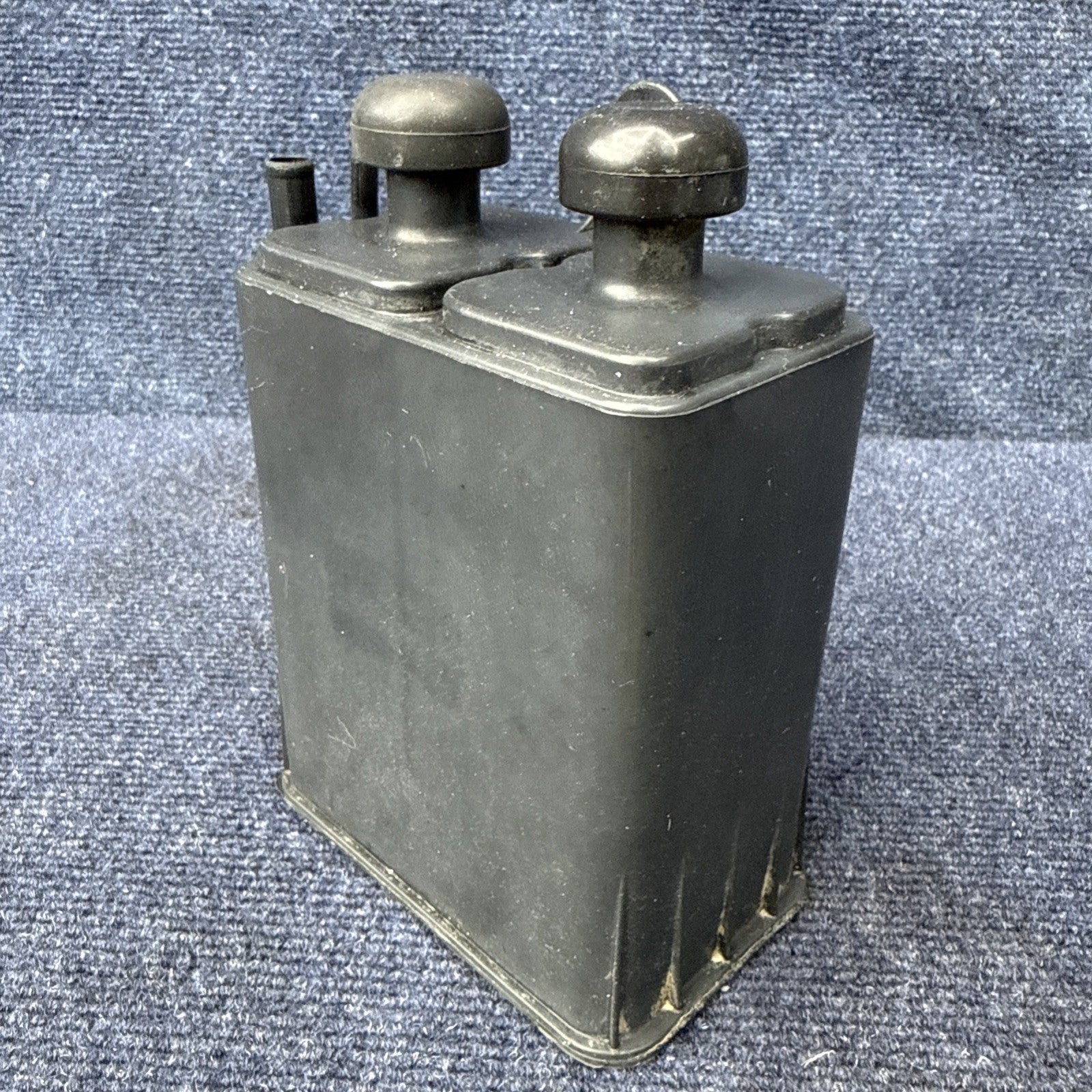 1986-1993 FORD MUSTANG 5.0 302 CAPRI Ranger CHARCOAL EVAP CANISTER BOX OEM Vent