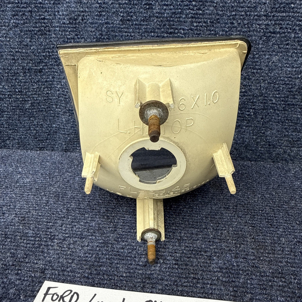 Ford E4LY-13201-B Left Driver Front Inner Parking Lamp -- 84-92 Lincoln Mark VII