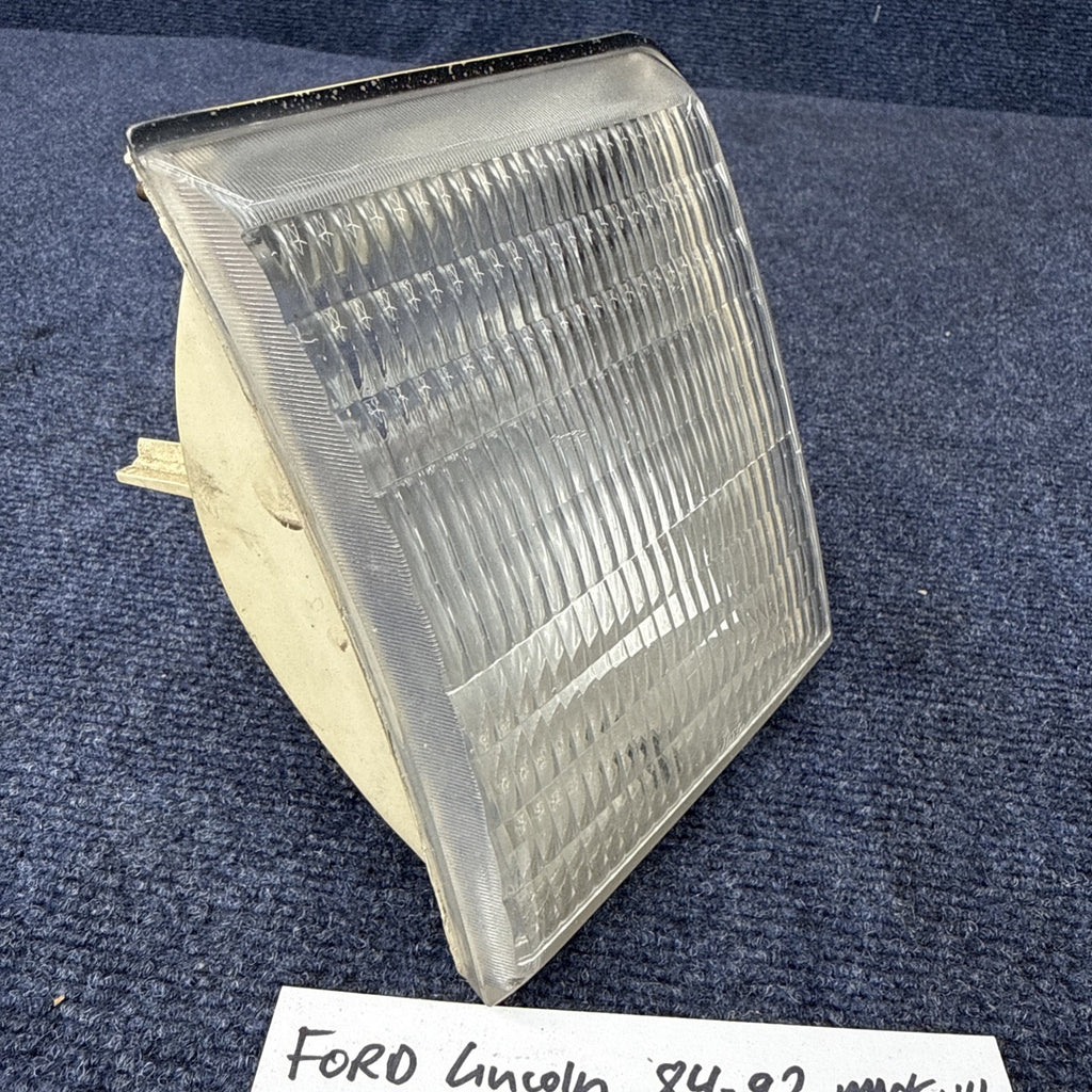 Ford E4LY-13201-B Front Inner Parking Lamp  84-92 Lincoln Mark VII Rh Light