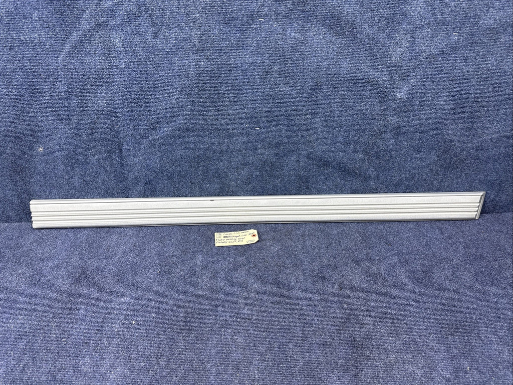 1984 - 1992 Lincoln Mark VII Body Side Moulding Right Door E4LY-6320938BP Driver
