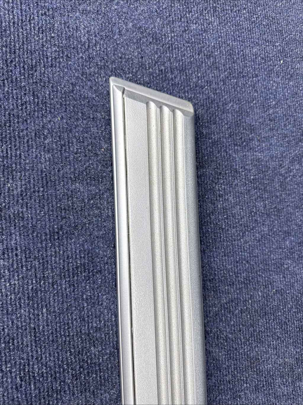 1984 - 1992 Lincoln Mark VII Body Side Moulding Right Door E4LY-6320938BP Driver