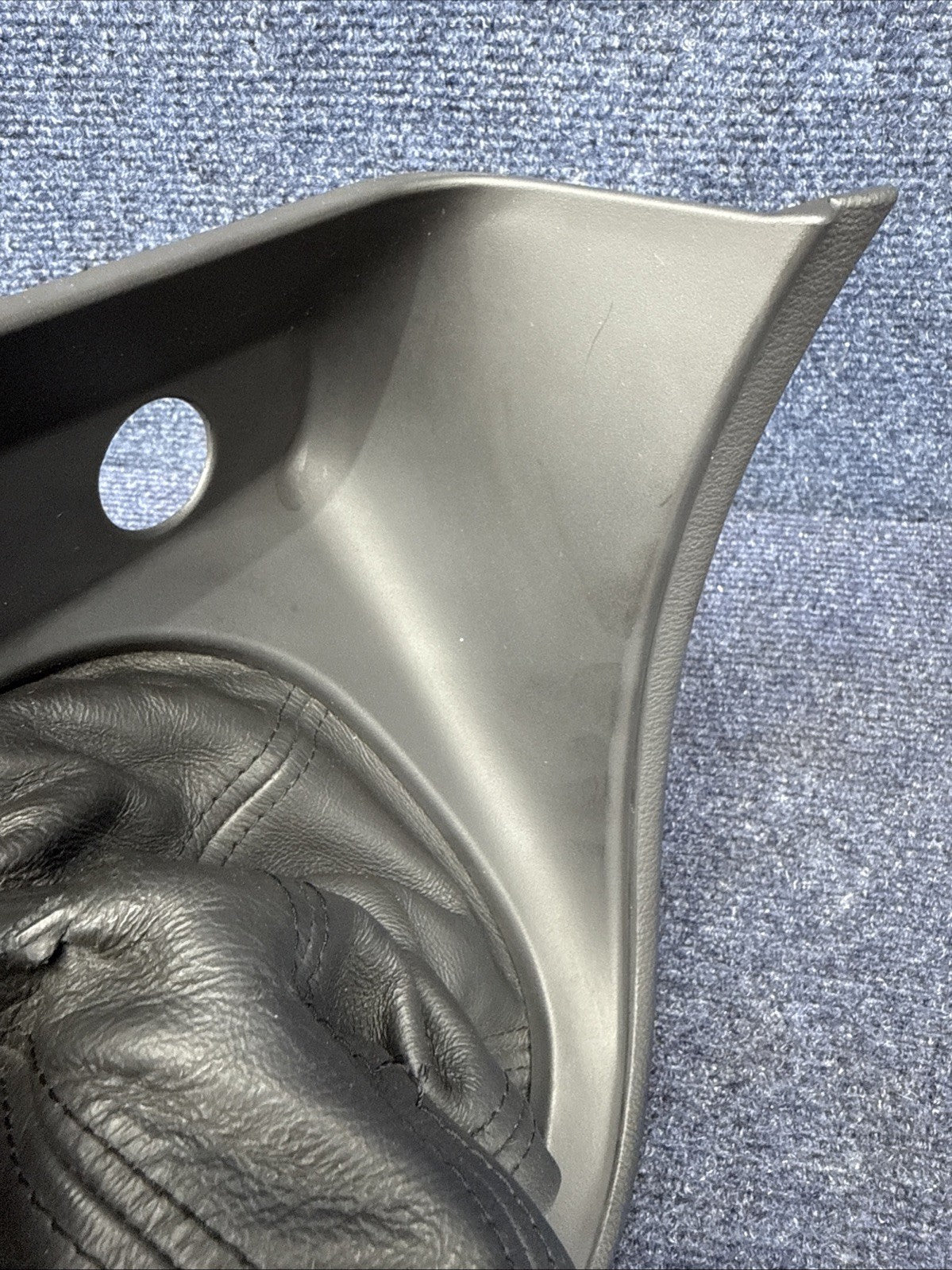 2003-2004 MUSTANG SVT COBRA CENTER CONSOLE SHIFTER TRIM BEZEL BOOT MANUAL OEM