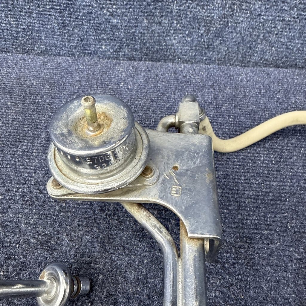 86-93 Ford Mustang 5.0 EFI Fuel Rail & Extensions Regulator Oem Factory 302 Sbf