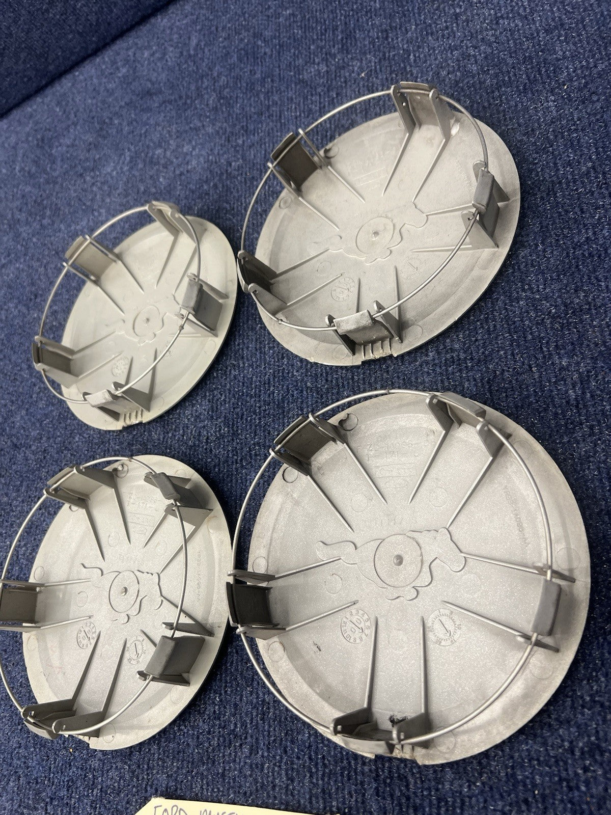 1993-1995 OEM FORD MUSTANG WHEEL HUB CENTER CAP F4ZC-1A096-CB 4pcs