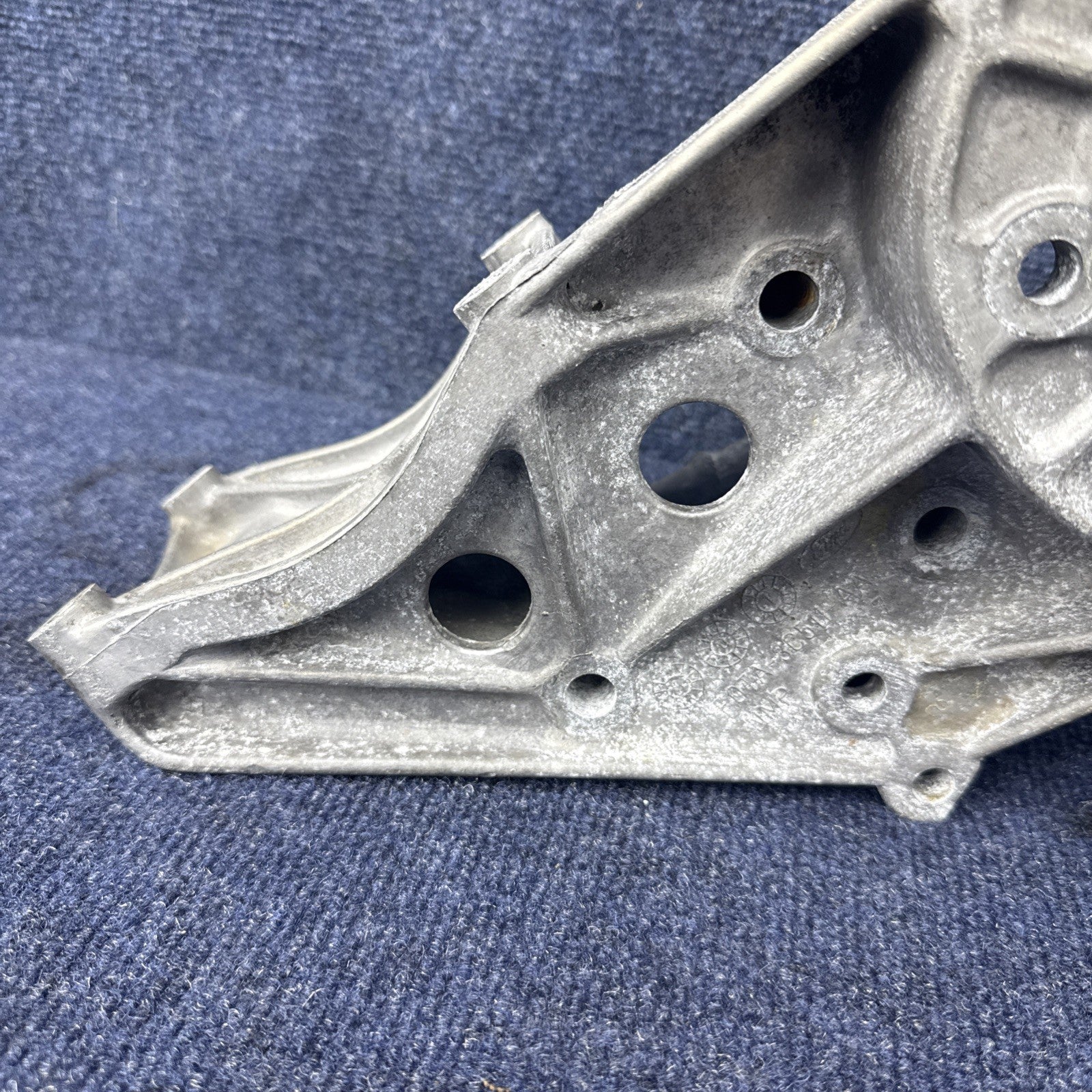 87-94 FORD F150 F250 F350 5.0 5.8 POWER STEERING PUMP A/C  BRACKET OEM F0ta-aa