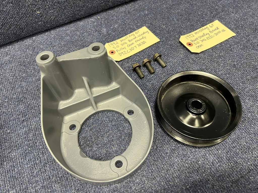 87-93 Ford  Mustang Serpentine Power Steering Pump Bracket & Pulley 5.0L 302 Oem