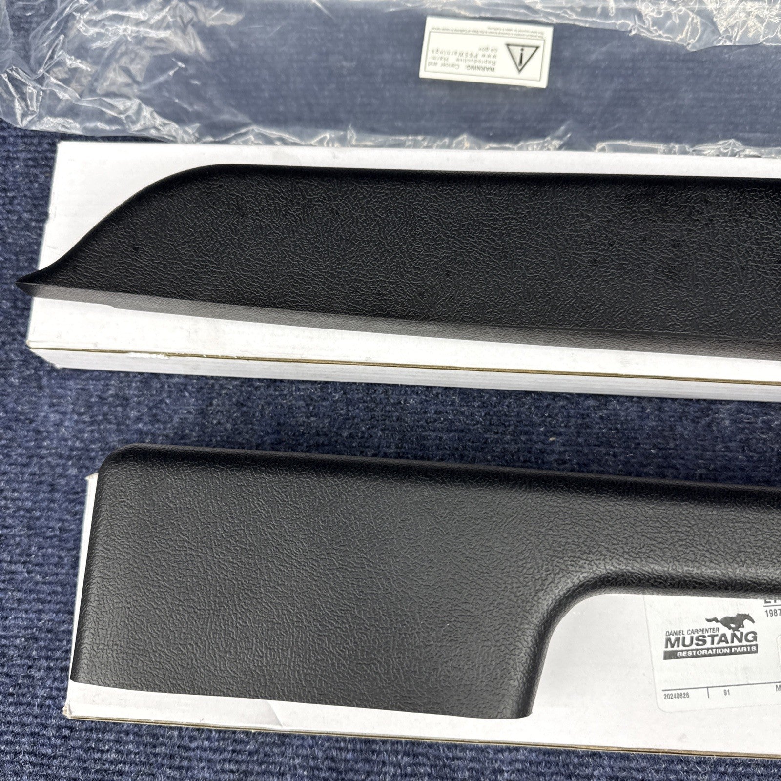 1987-1993 Mustang Door Arm Rest Pads Black LH RH Pair (for Power Windows)