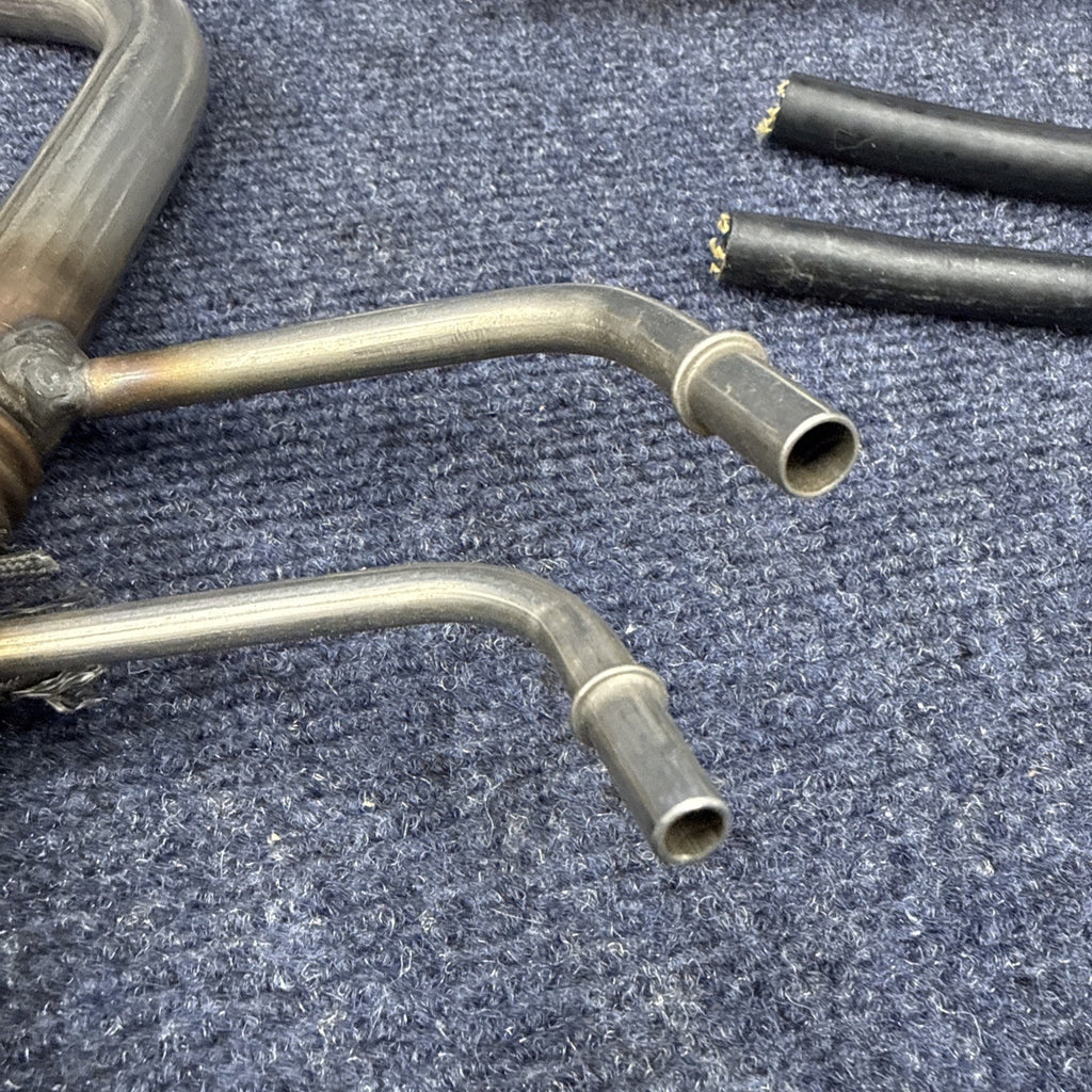 Exhaust Gas Recirculation (EGR) Tube & Pcv Hoses   1999-03 Ford F150 Lincoln Lot