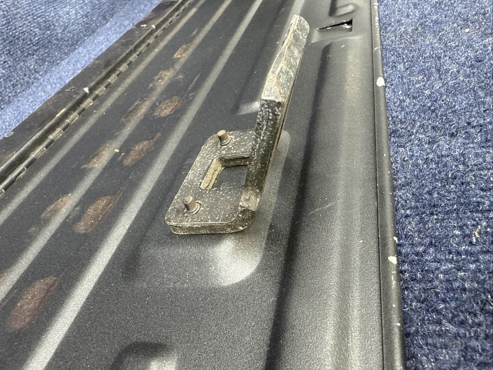 79-83 MUSTANG HATCHBACK REAR BACK SEAT METAL FOLD DOWN PANEL TRUNK COVER OEM