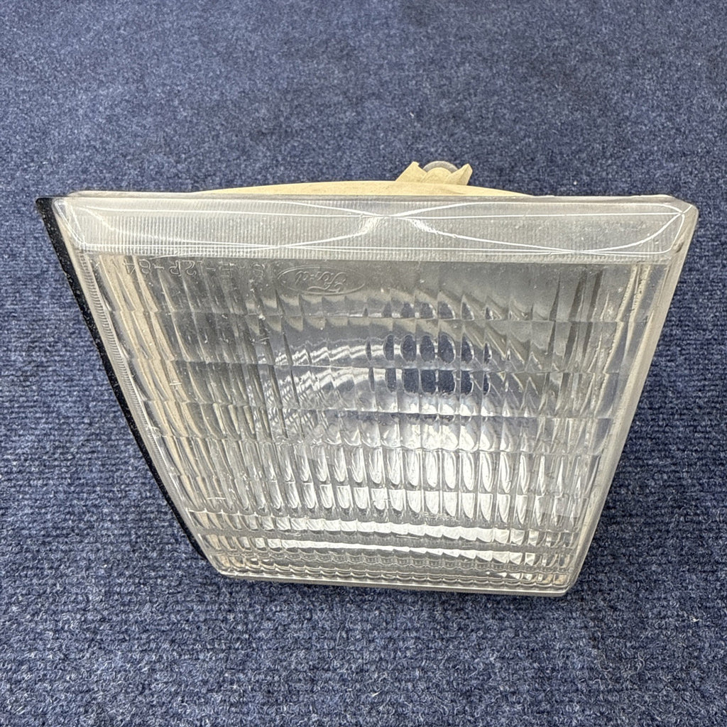 Ford E4LY-13201-B Front Inner Parking Lamp  84-92 Lincoln Mark VII Rh Light
