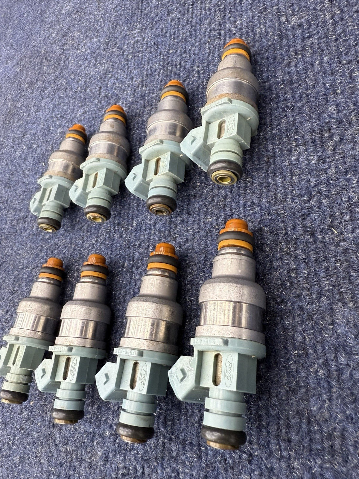 93-98 Mustang Cobra 5.0 24lb Fuel Injectors 4 Hole Spray Pattern Ford 302 V8 4.6