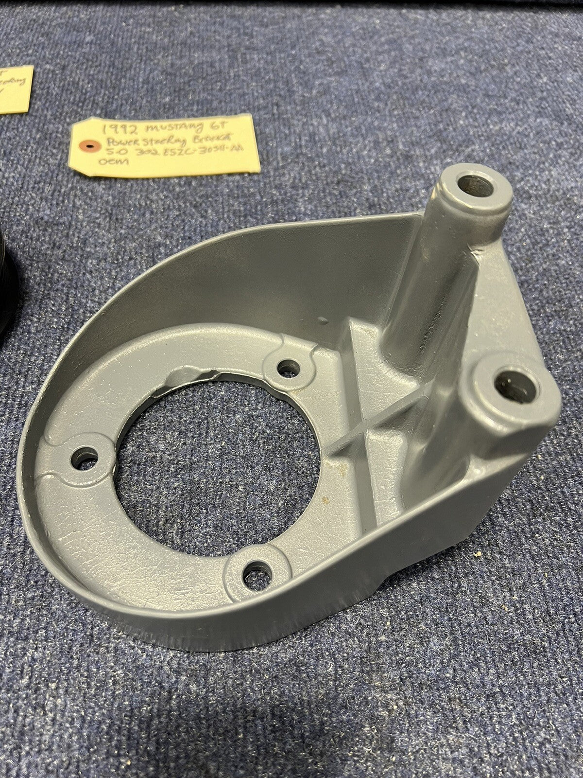 87-93 Ford  Mustang Serpentine Power Steering Pump Bracket & Pulley 5.0L 302 Oem