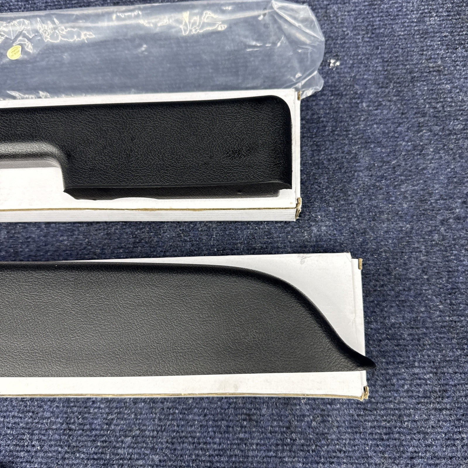 1987-1993 Mustang Door Arm Rest Pads Black LH RH Pair (for Power Windows)