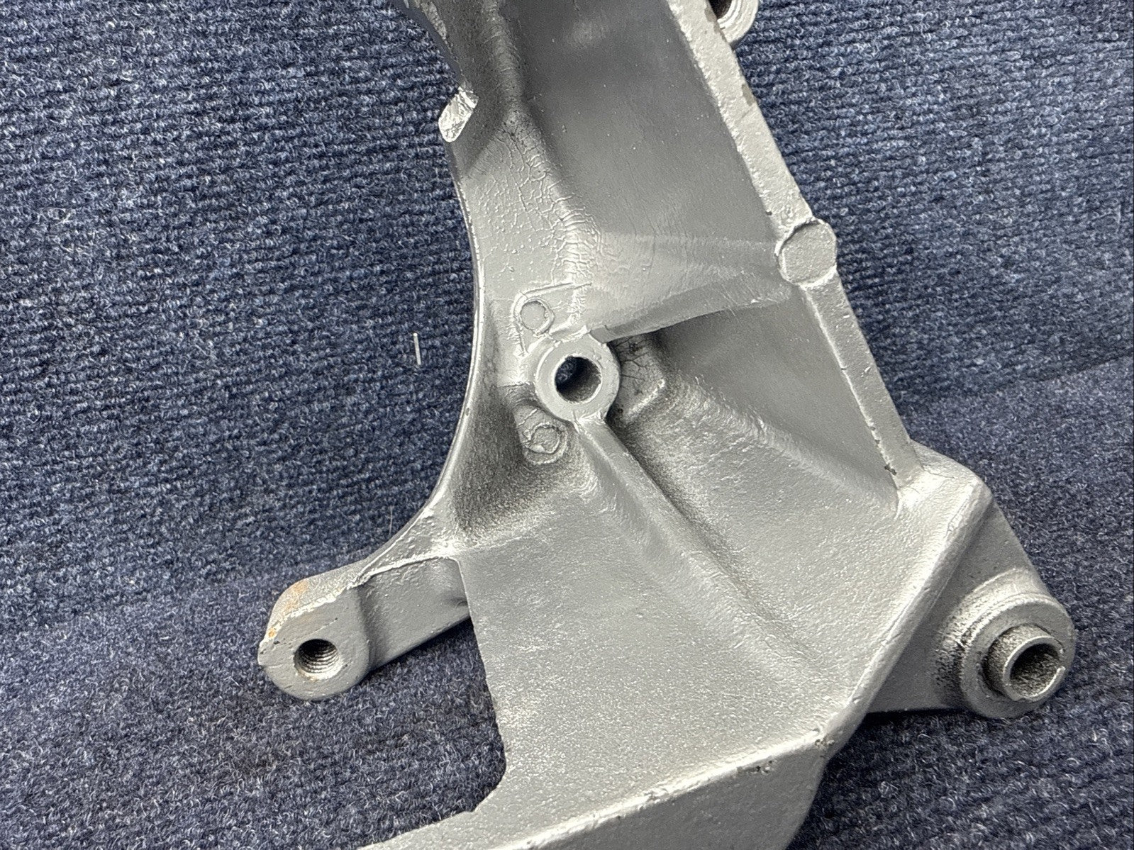 1987-1993 Ford Mustang 5.0 Oem Alternator smog pump bracket E5AE-10039-CA 302