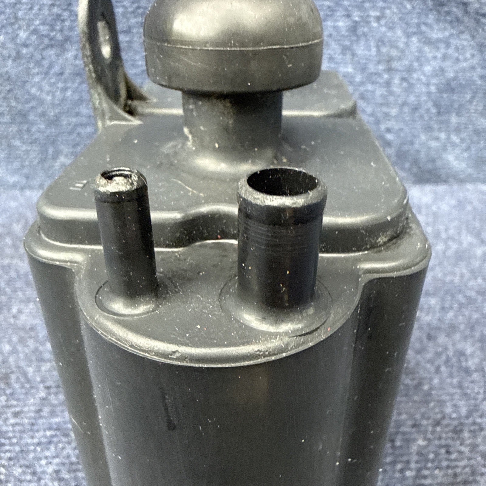 1986-1993 FORD MUSTANG 5.0 302 CAPRI Ranger CHARCOAL EVAP CANISTER BOX OEM Vent