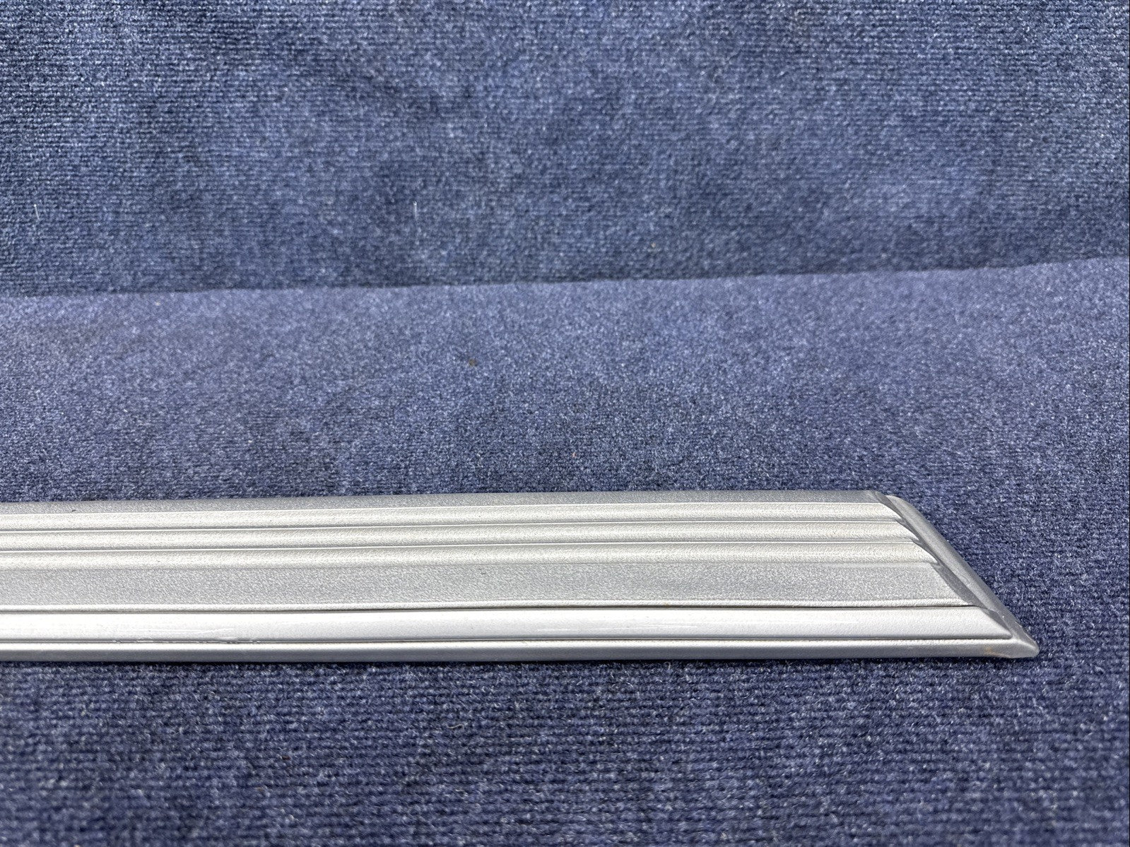 LINCOLN MARK VII LSC 84-92 1984-1992 DRIVER DOOR MOLDING GRAY LH LEFT OEM