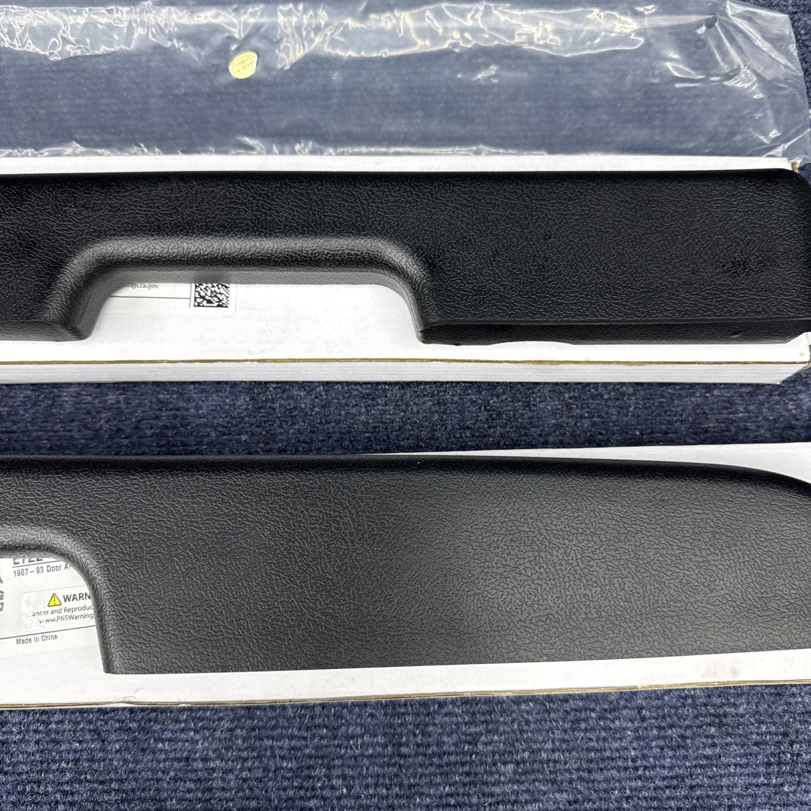 1987-1993 Mustang Door Arm Rest Pads Black LH RH Pair (for Power Windows)