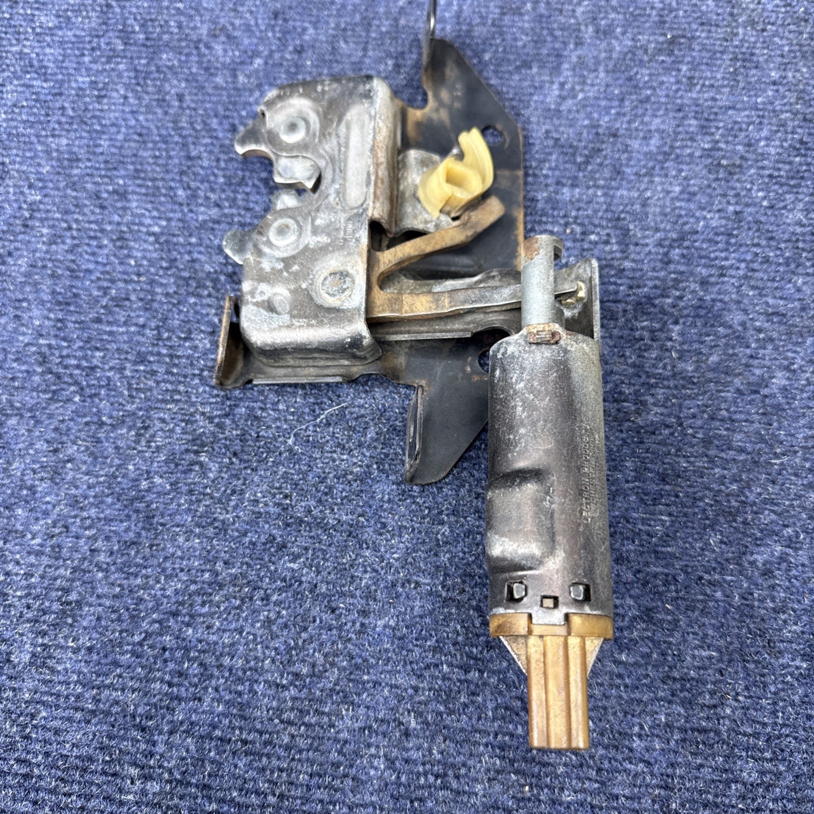 87-91 Ford Mustang Hatch Latch Power Lock Mechanism Rear Hatchback Switch OEM
