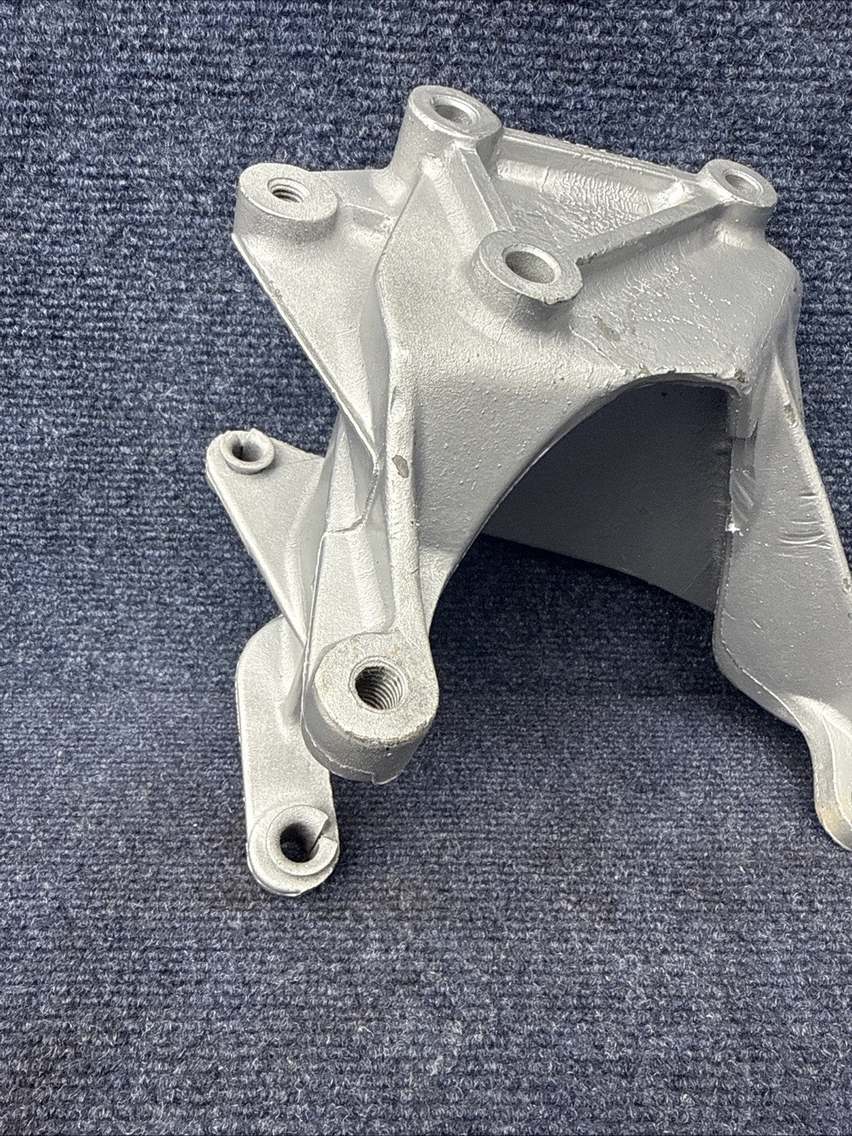 1987-1993 Ford Mustang 5.0 Oem Alternator smog pump bracket E5AE-10039-CA 302