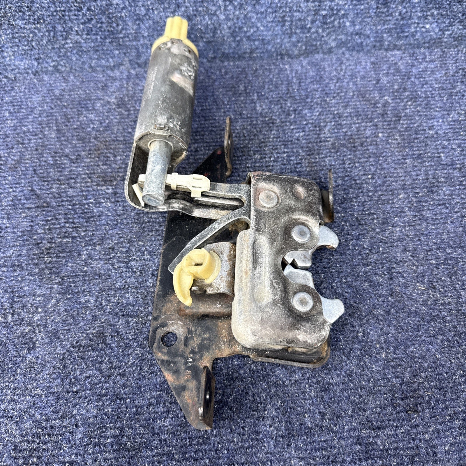 87-91 Ford Mustang Hatch Latch Power Lock Mechanism Rear Hatchback Switch OEM