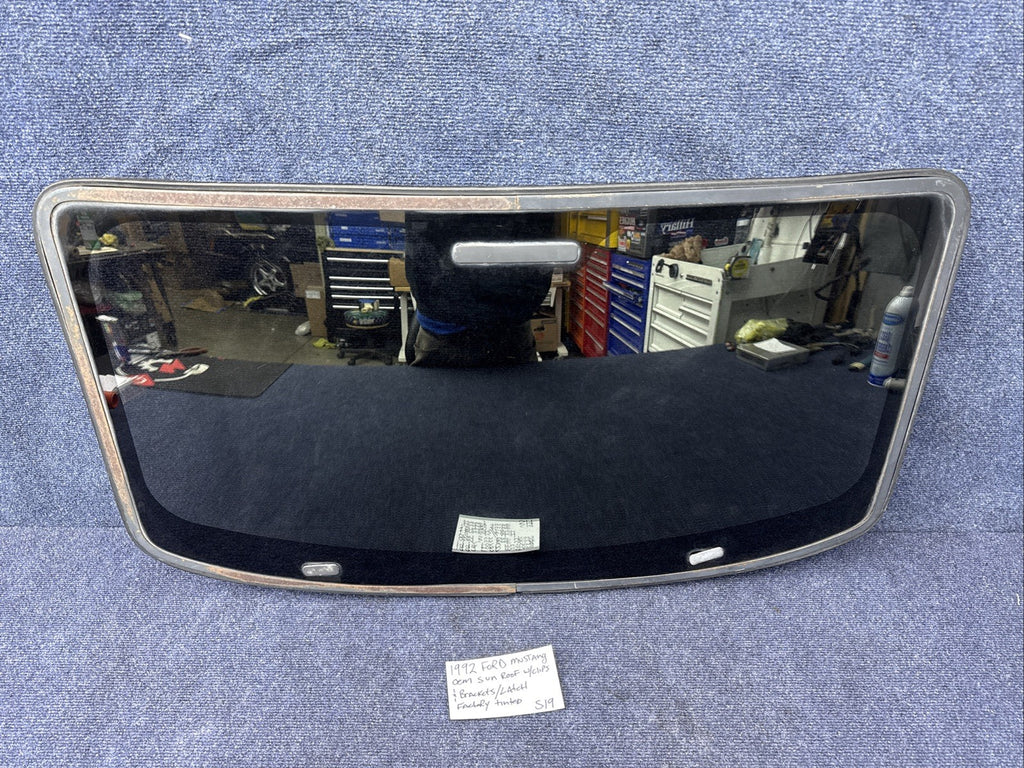 1979-1993 FORD MUSTANG SUNROOF GLASS CARLITE ORIGINAL Factory OEM With Latch