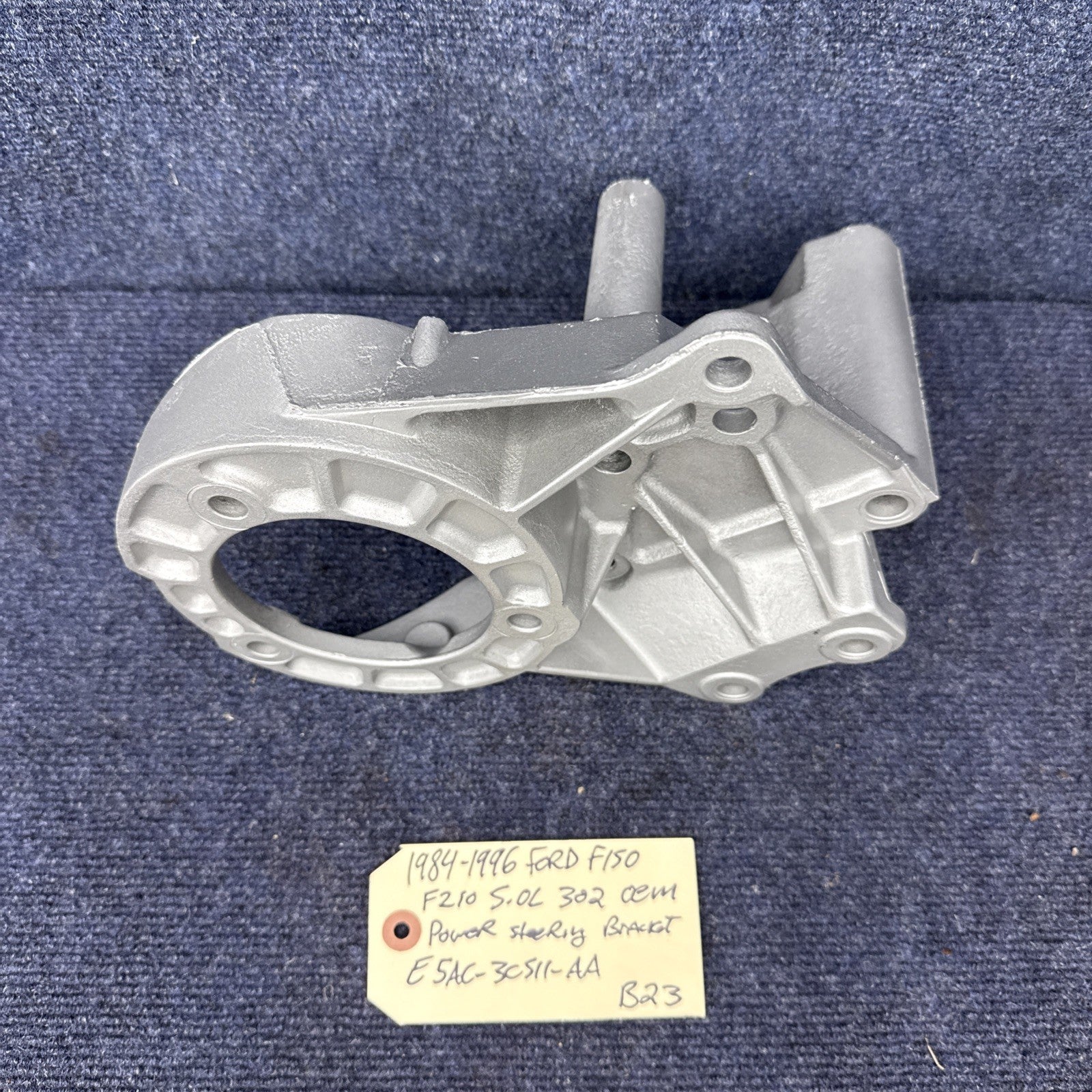 OEM 1984-1996 Ford F150 F250 5.0L Power Steering Pump Bracket | E5AC-3C511-AA