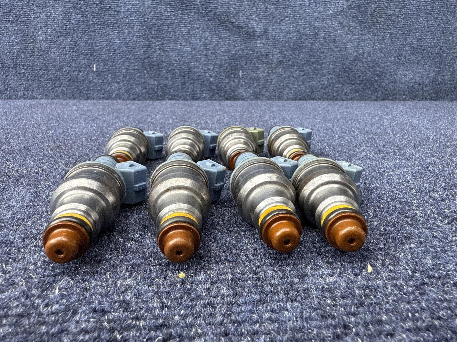 93-98 Mustang Cobra 5.0 24lb Fuel Injectors 4 Hole Spray Pattern Ford 302 V8 4.6