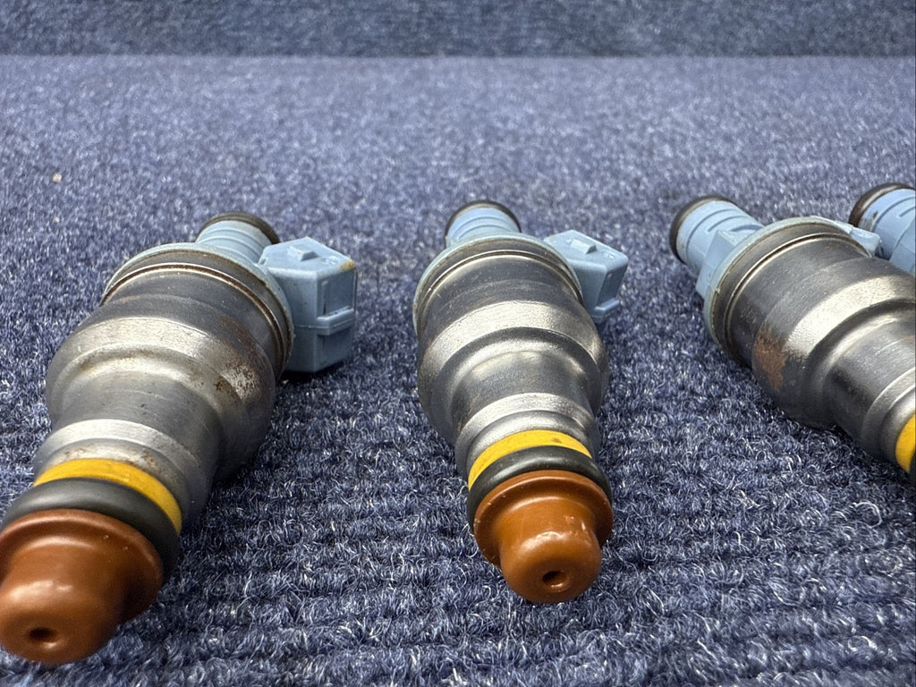 93-98 Mustang Cobra 5.0 24lb Fuel Injectors 4 Hole Spray Pattern Ford 302 V8 4.6