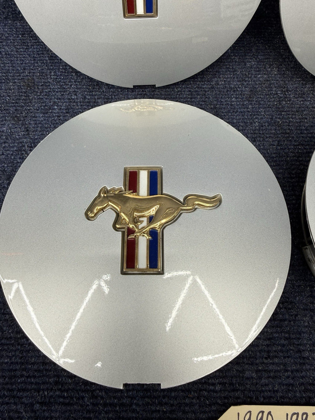 1991-93 FORD MUSTANG CENTER CAPS TRI-BAR PONY WHEELS OEM SET Gold Rare Factory