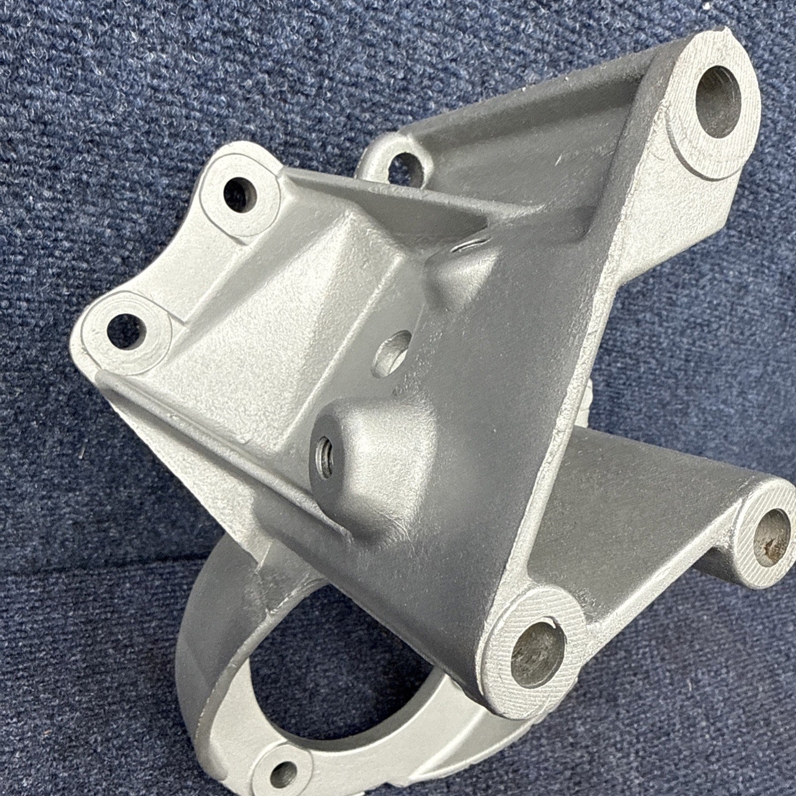 OEM 1984-1996 Ford F150 F250 5.0L Power Steering Pump Bracket | E5AC-3C511-AA