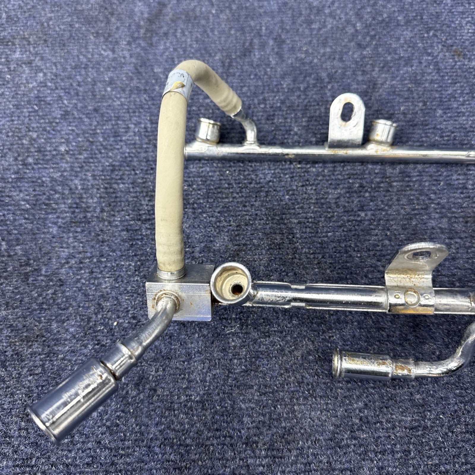 86-93 Ford Mustang 5.0 EFI Fuel Rail & Extensions Regulator Oem Factory 302 Sbf