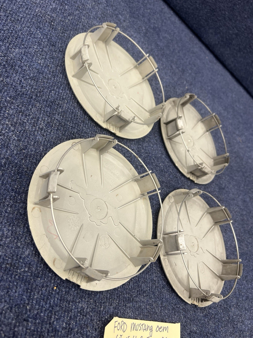 1993-1995 OEM FORD MUSTANG WHEEL HUB CENTER CAP F4ZC-1A096-CB 4pcs