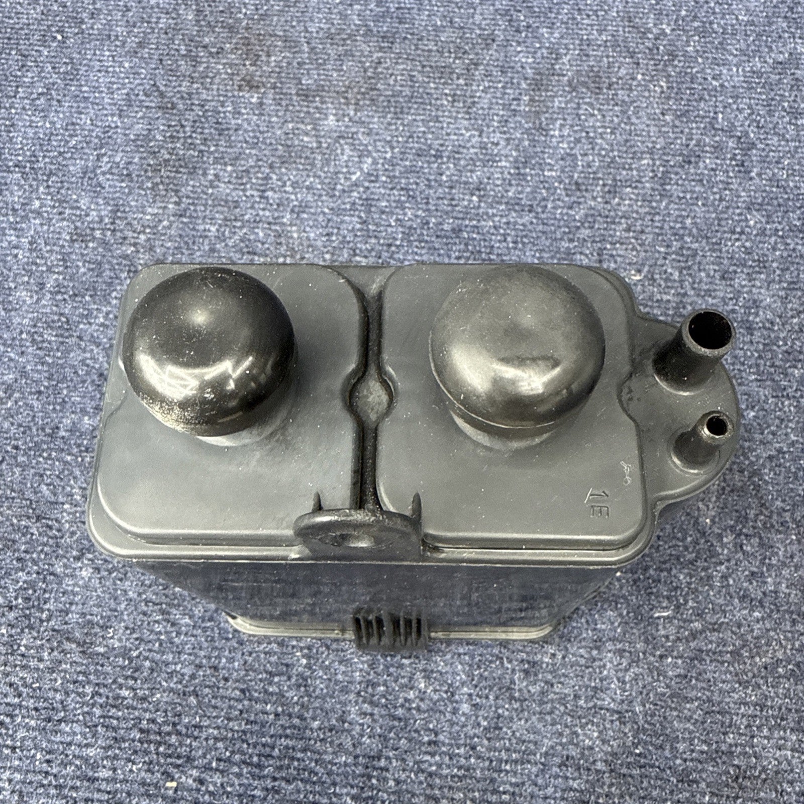 1986-1993 FORD MUSTANG 5.0 302 CAPRI Ranger CHARCOAL EVAP CANISTER BOX OEM Vent