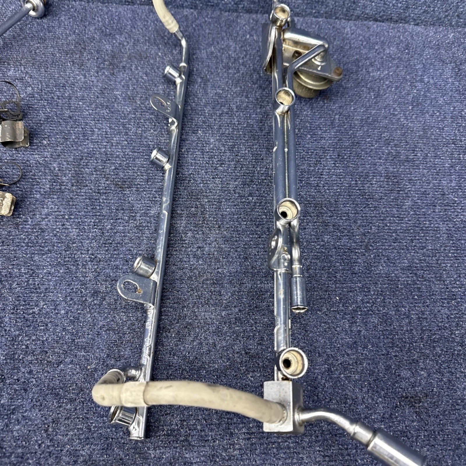 86-93 Ford Mustang 5.0 EFI Fuel Rail & Extensions Regulator Oem Factory 302 Sbf