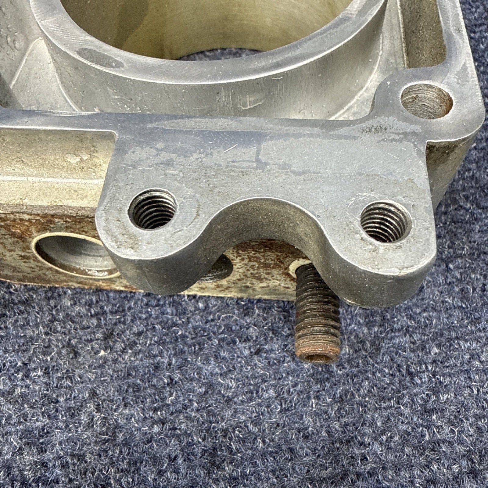 1986-1993 Mustang 302 bbk Edlebrock 70mm throttle body egr spacer 5.0 Foxbody