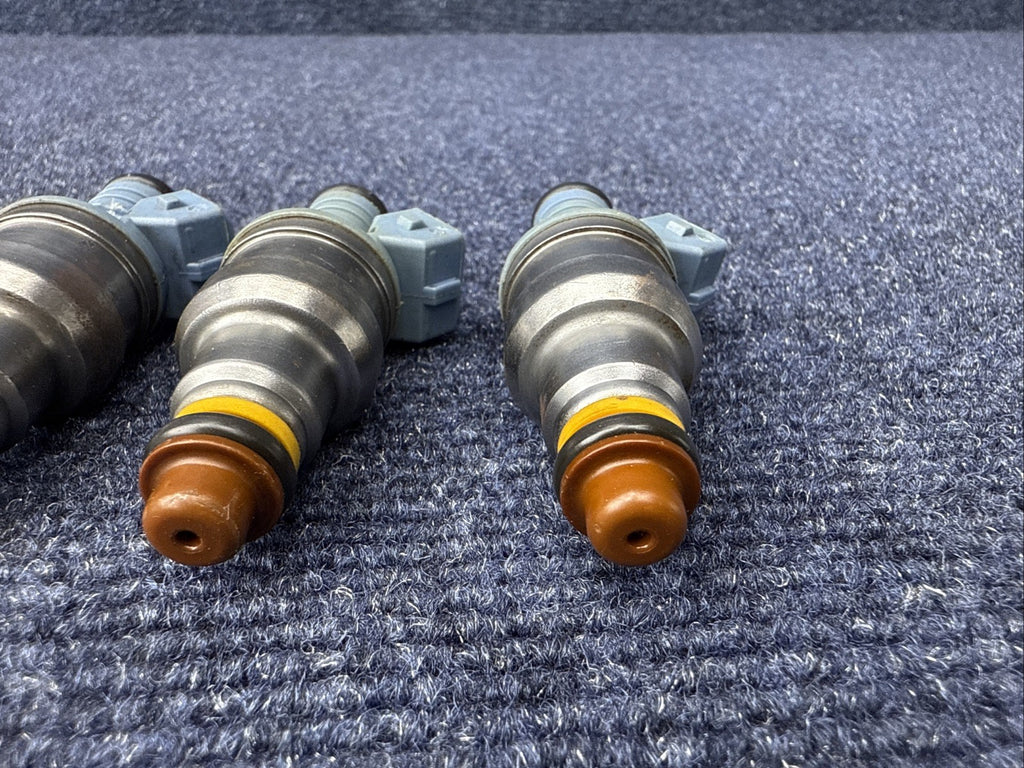 93-98 Mustang Cobra 5.0 24lb Fuel Injectors 4 Hole Spray Pattern Ford 302 V8 4.6