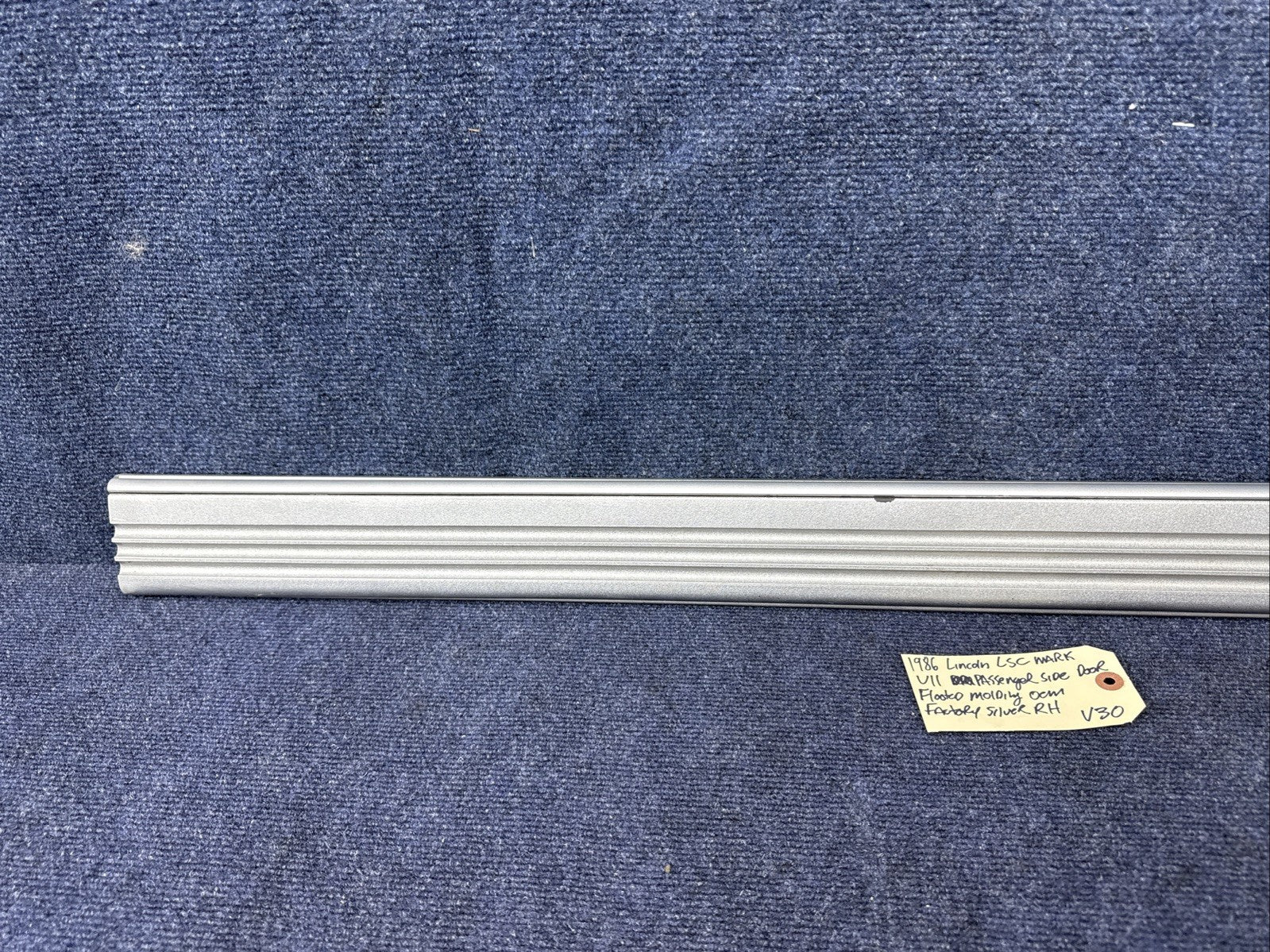 1984 - 1992 Lincoln Mark VII Body Side Moulding Right Door E4LY-6320938BP Driver