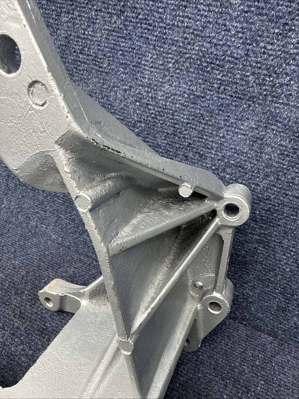 1987-1993 Ford Mustang 5.0 Oem Alternator smog pump bracket E5AE-10039-CA 302