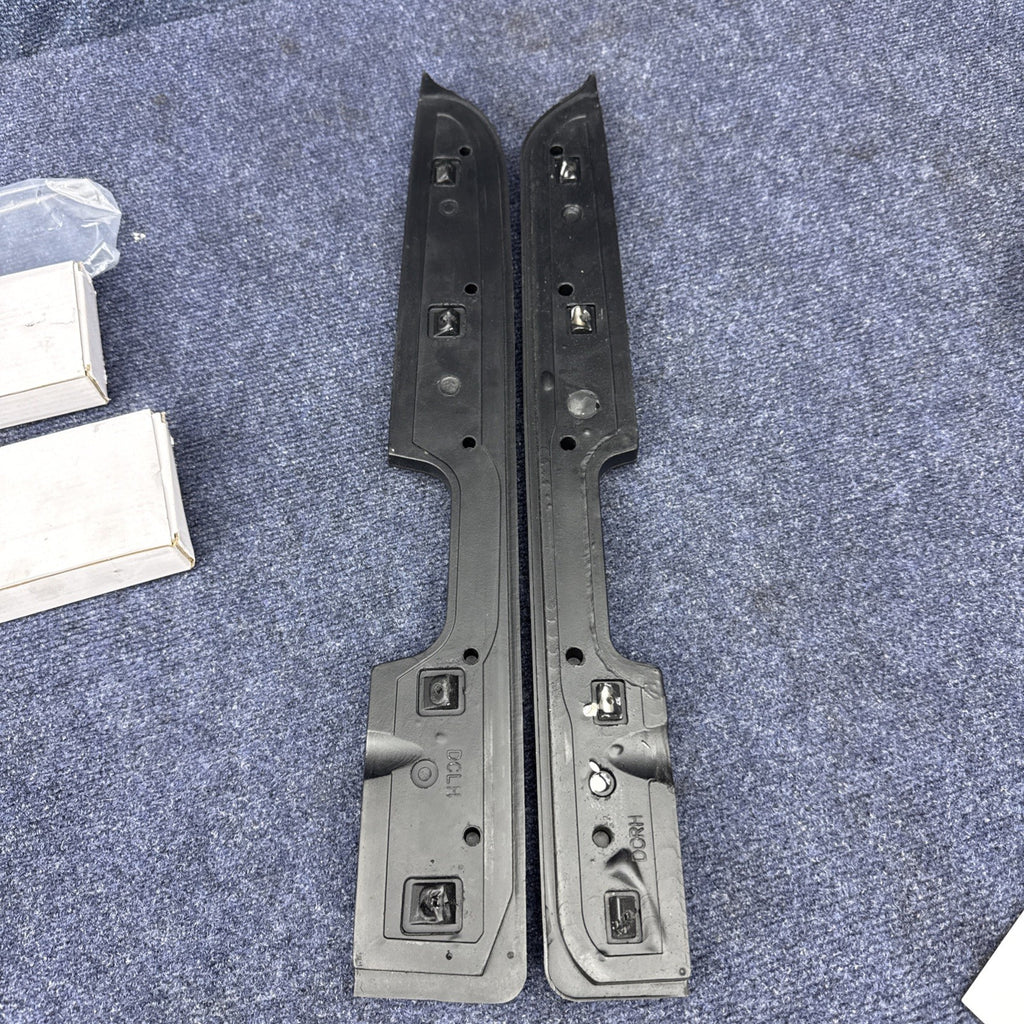 1987-1993 Mustang Door Arm Rest Pads Black LH RH Pair (for Power Windows)