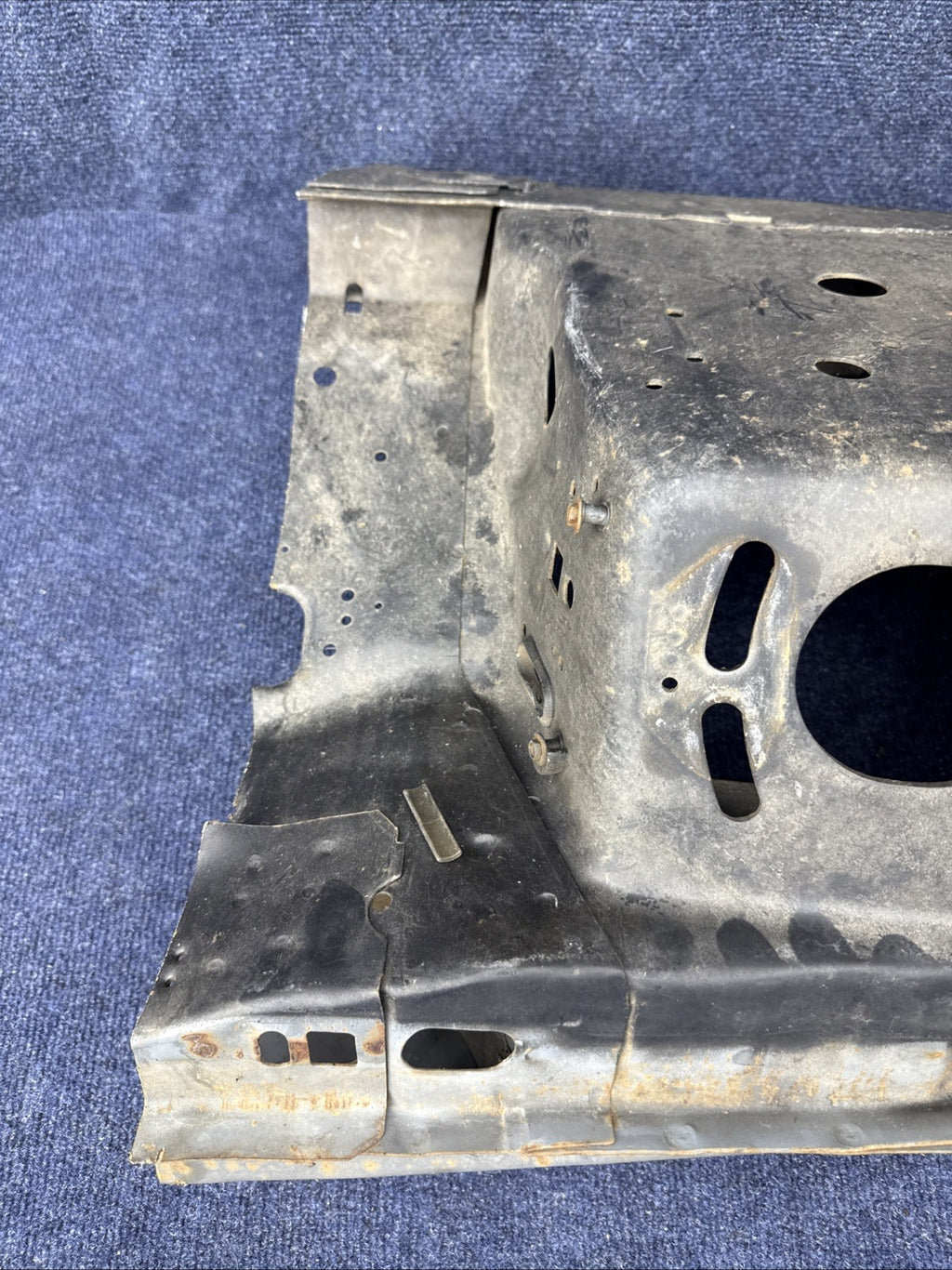 1987 - 1993 MUSTANG RH FENDER APRON FRAME SHOCK TOWER METAL OEM Passenger Side