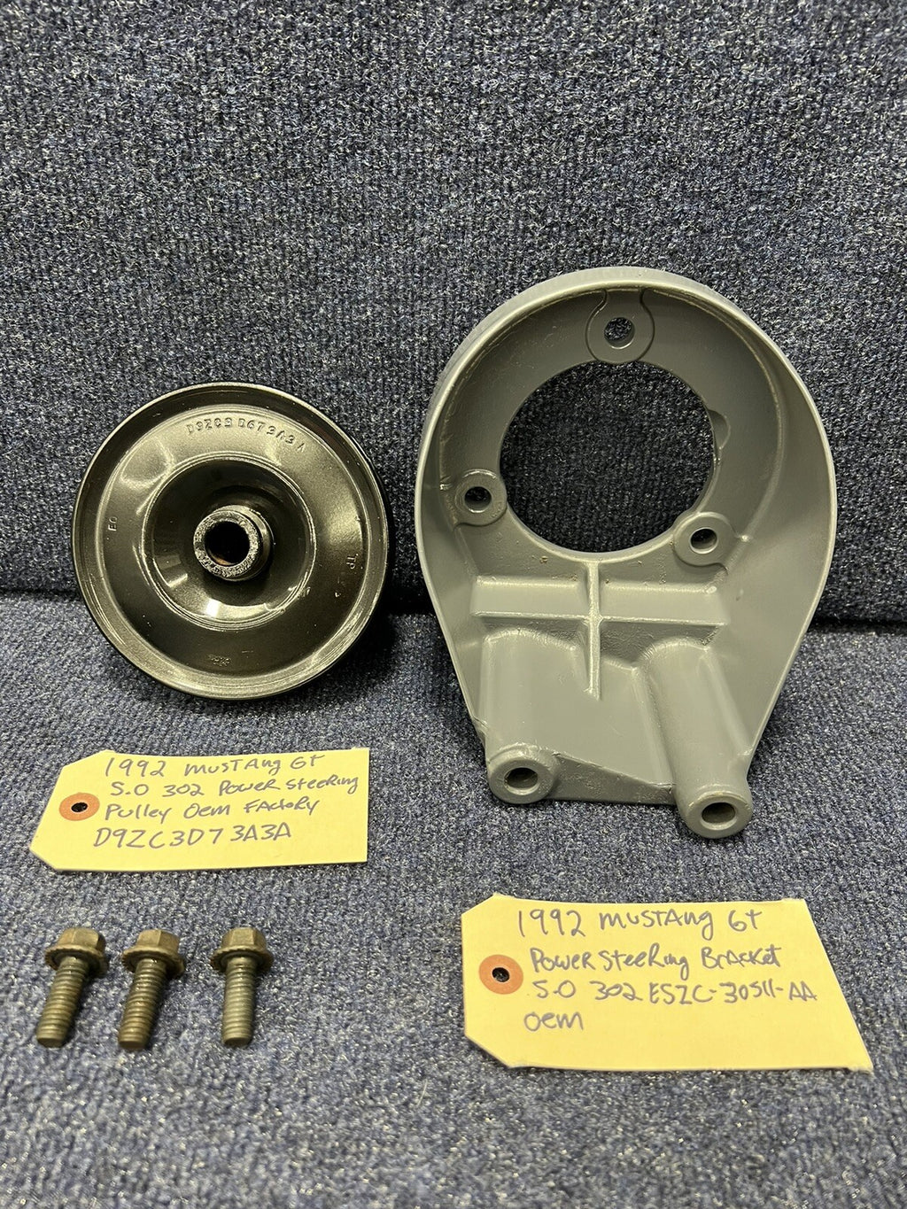 87-93 Ford  Mustang Serpentine Power Steering Pump Bracket & Pulley 5.0L 302 Oem