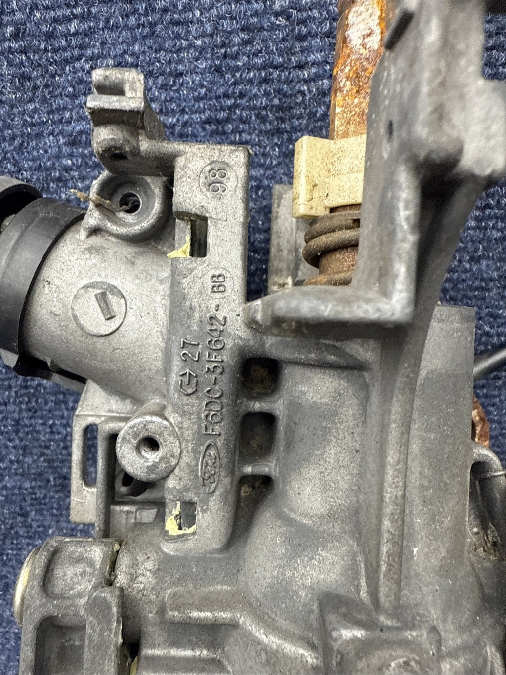 1996 97 98 OEM FORD MUSTANG STEERING COLUMN HOUSING  TILT COLUMN