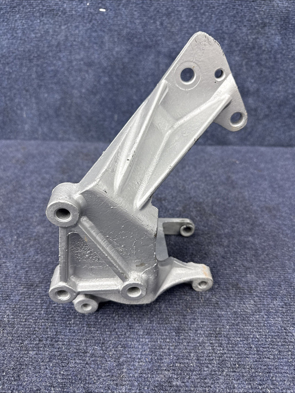 1987-1993 Ford Mustang 5.0 Oem Alternator smog pump bracket E5AE-10039-CA 302