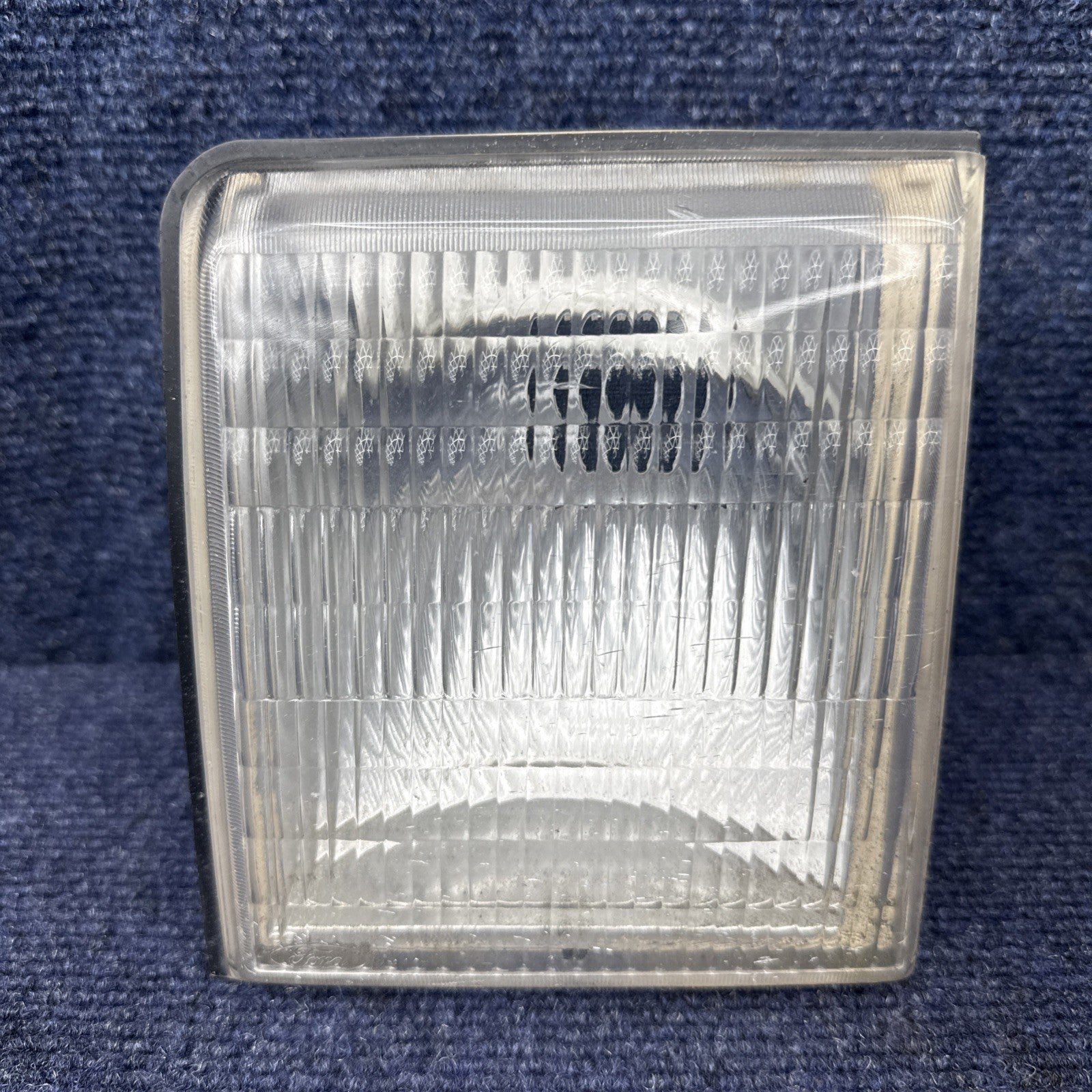 Ford E4LY-13201-B Left Driver Front Inner Parking Lamp -- 84-92 Lincoln Mark VII