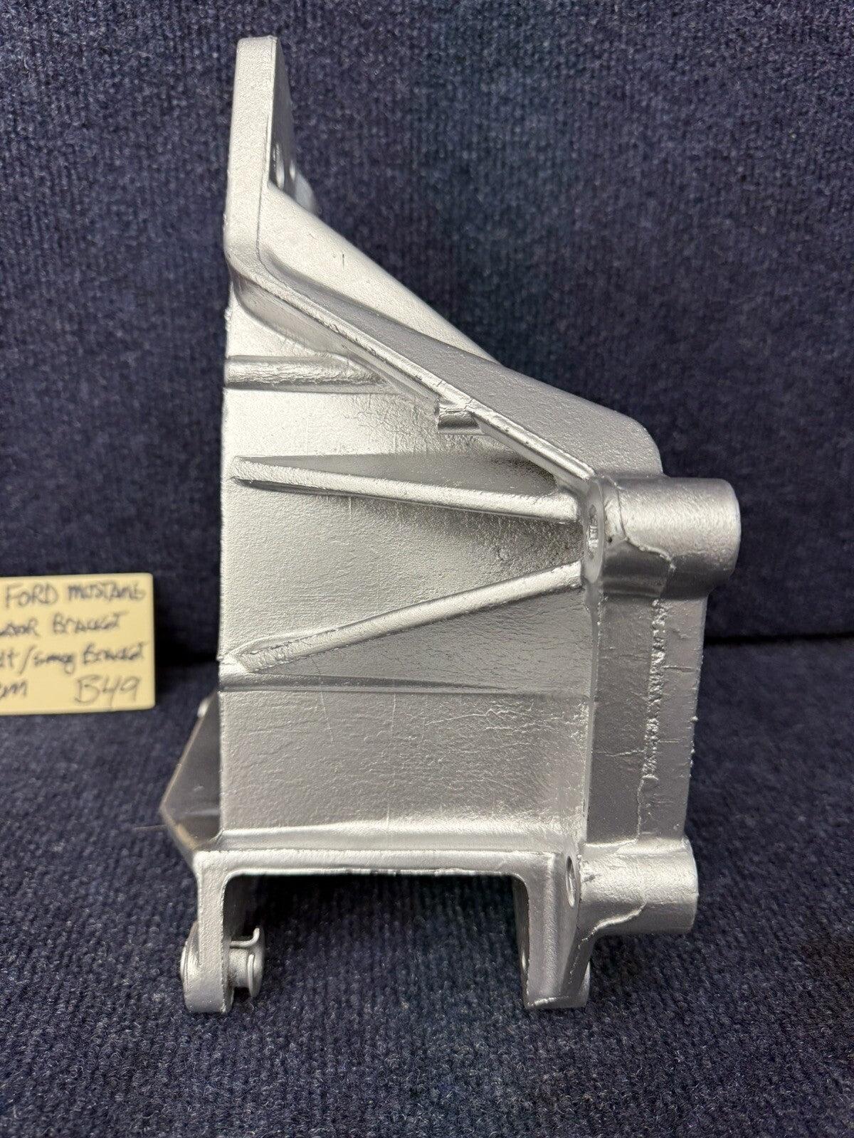 1987-1993 FORD Mustang 5.0  Alternator smog pump bracket E5AE-10039-CA OEM 302