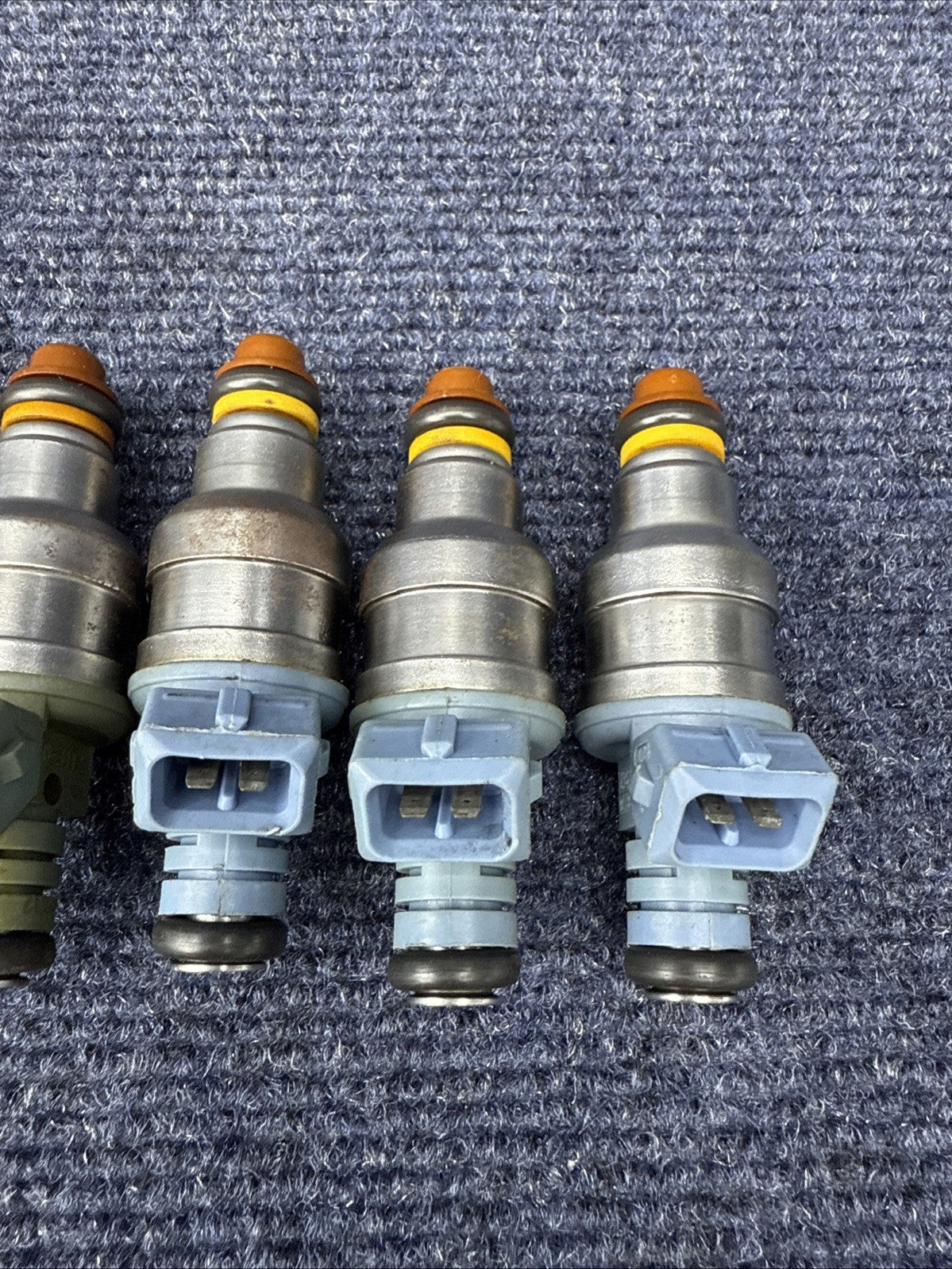 93-98 Mustang Cobra 5.0 24lb Fuel Injectors 4 Hole Spray Pattern Ford 302 V8 4.6