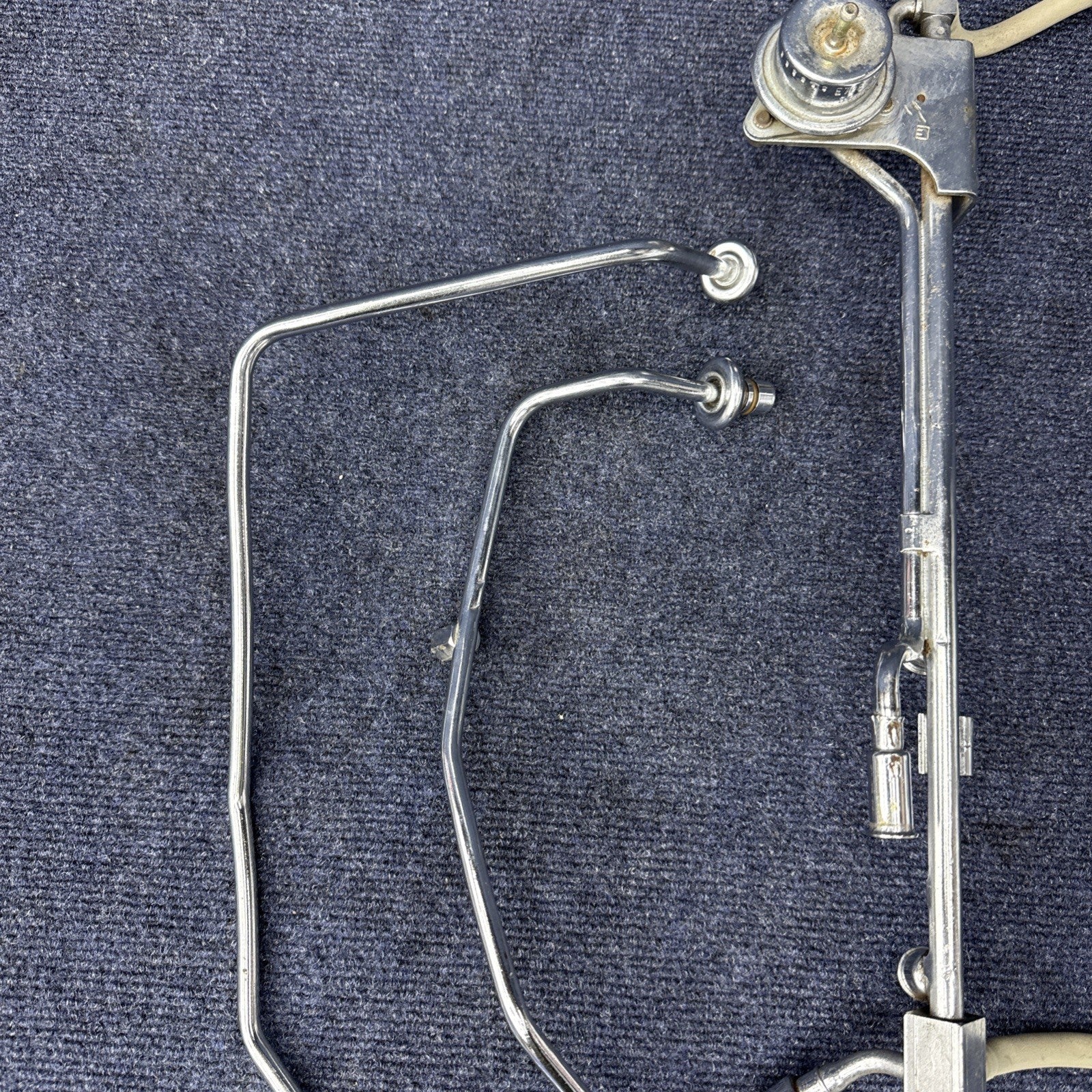 86-93 Ford Mustang 5.0 EFI Fuel Rail & Extensions Regulator Oem Factory 302 Sbf