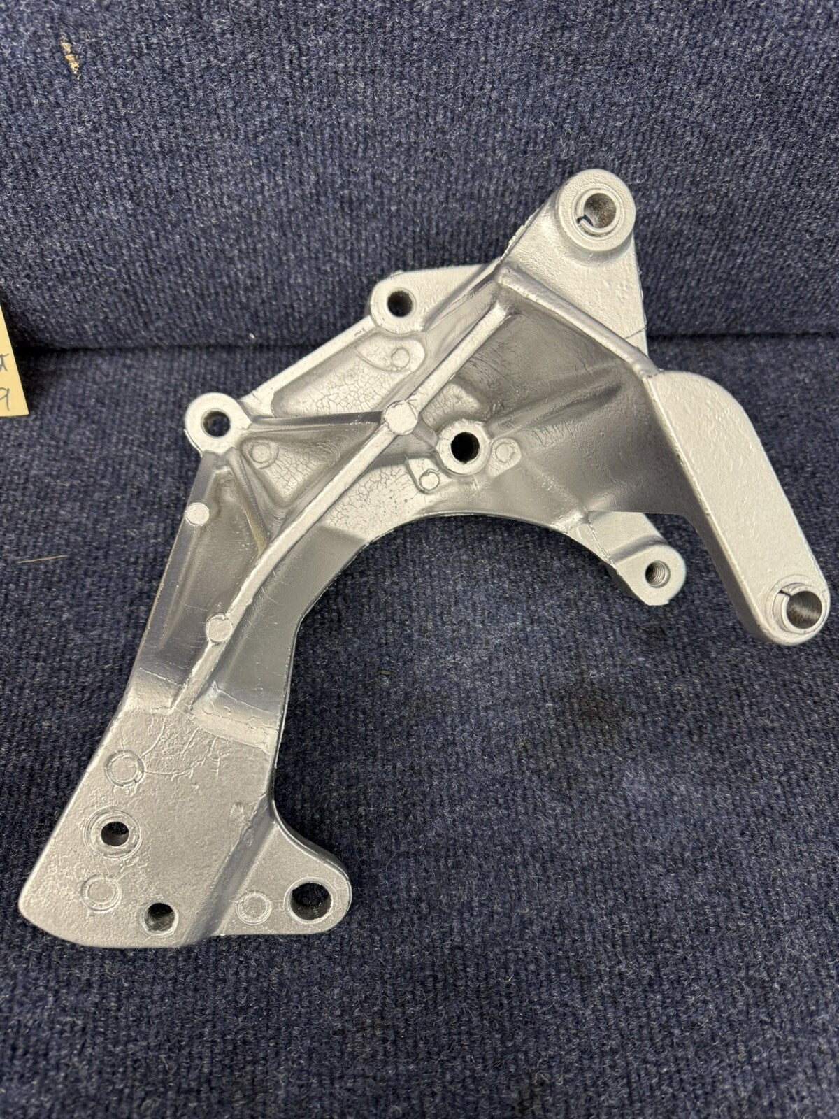 1987-1993 FORD Mustang 5.0  Alternator smog pump bracket E5AE-10039-CA OEM 302