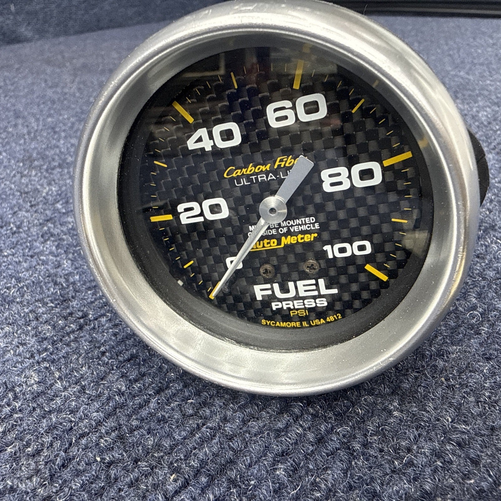 Autometer 4812 Ultra-Lite Fuel Pressure Gauge Carbon 2-5/8" 100 PSI Mechanical