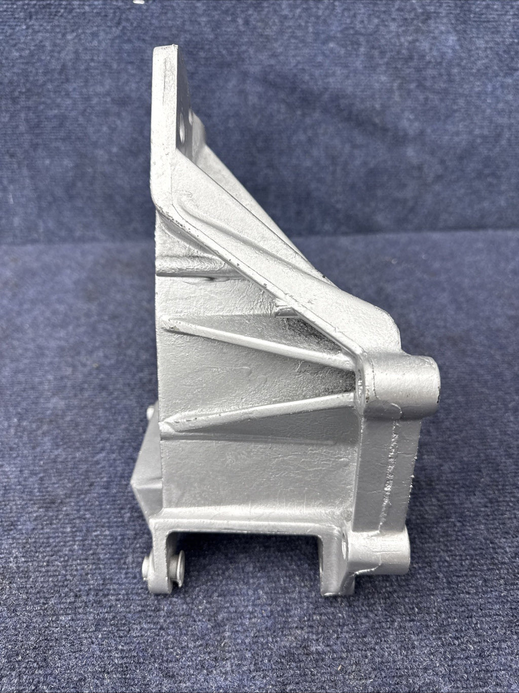 1987-1993 Ford Mustang 5.0 Oem Alternator smog pump bracket E5AE-10039-CA 302
